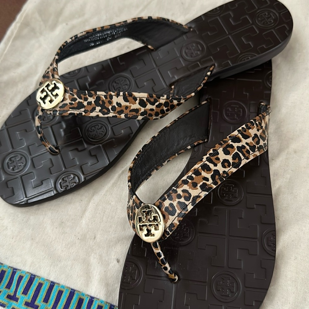 Brand new leopard Tory Burch sandals S8